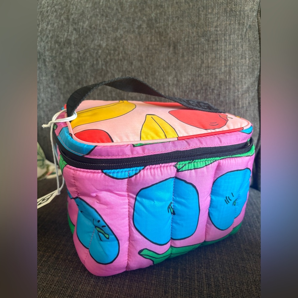 Baggu Puffy Insulated Lunch Bag Apples and Bananas